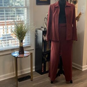 Kasper 2 Piece Pantsuit
Fully Lined
100% Polyester
